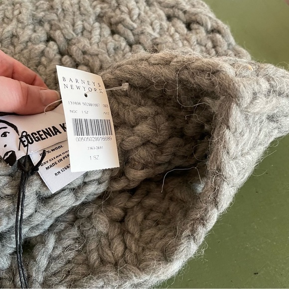 NWT Eugenia Kim BROOKE Neckwarmer/Snood/Infinity Scarf in Light Gray Wool *Peru* - Picture 6 of 7